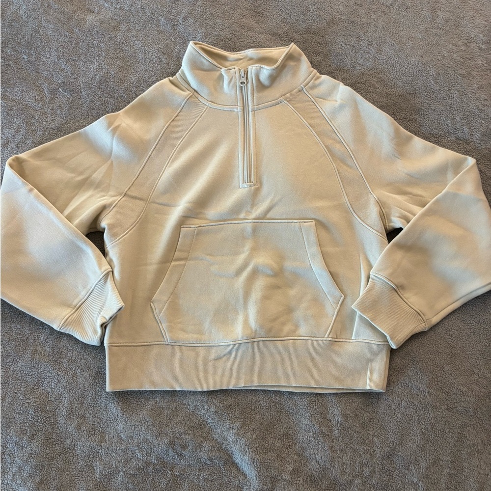 NWOT! Gap kids cream colored Sweatshirt